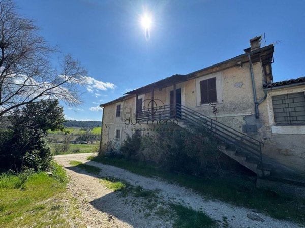 casa indipendente in vendita a Spoleto in zona Terzo la Pieve