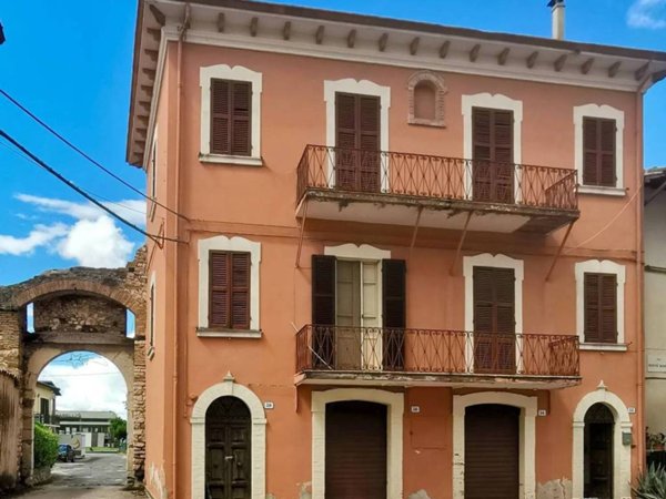 casa indipendente in vendita a Spoleto in zona Beroide