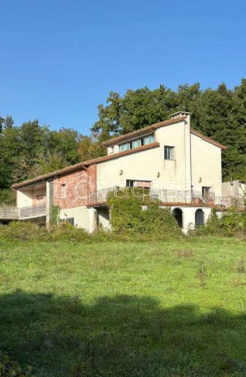 casa indipendente in vendita a Spoleto in zona Montebibico