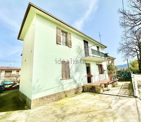 casa indipendente in vendita a Spoleto in zona Morro