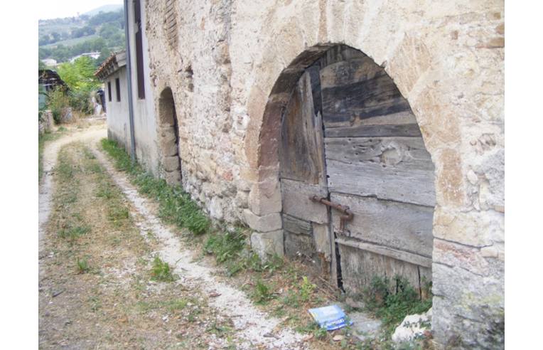 rudere in vendita a Spoleto in zona Bazzano Inferiore