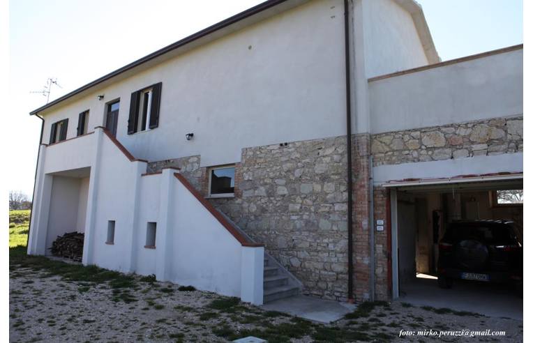 casa indipendente in vendita a Spoleto