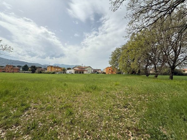 terreno edificabile in vendita a Spoleto