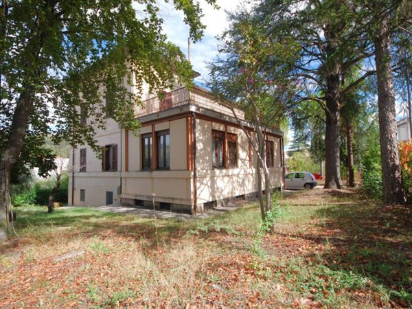 casa indipendente in vendita a Spoleto