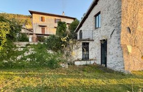 appartamento in vendita a Spoleto in zona Poreta