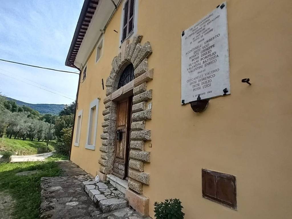 casa indipendente in vendita a Spoleto in zona Ancaiano