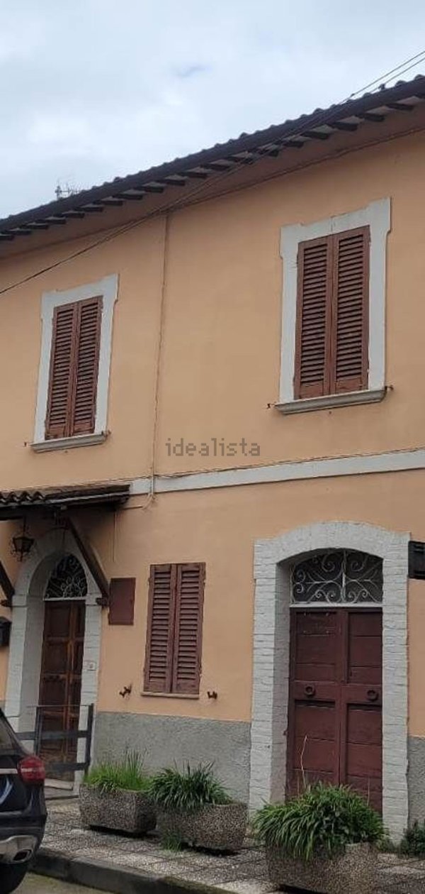 casa indipendente in vendita a Spoleto in zona Strettura