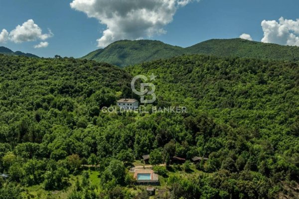 casa indipendente in vendita a Spoleto in zona Vallocchia