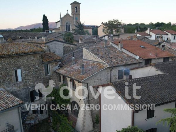 appartamento in vendita a Spoleto in zona Uncinano