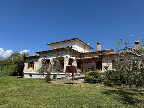 casa indipendente in vendita a Spoleto in zona San Martino