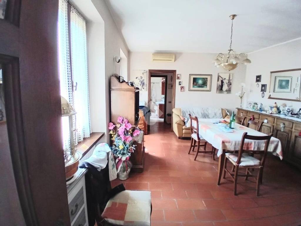 appartamento in vendita a Spoleto in zona Vallocchia