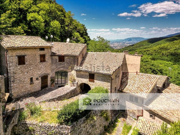 appartamento in vendita a Spoleto in zona Vallocchia