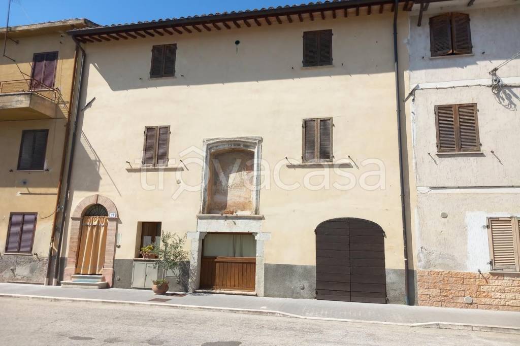 appartamento in vendita a Spoleto in zona San Giacomo