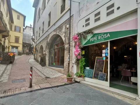 negozio in vendita a Spoleto