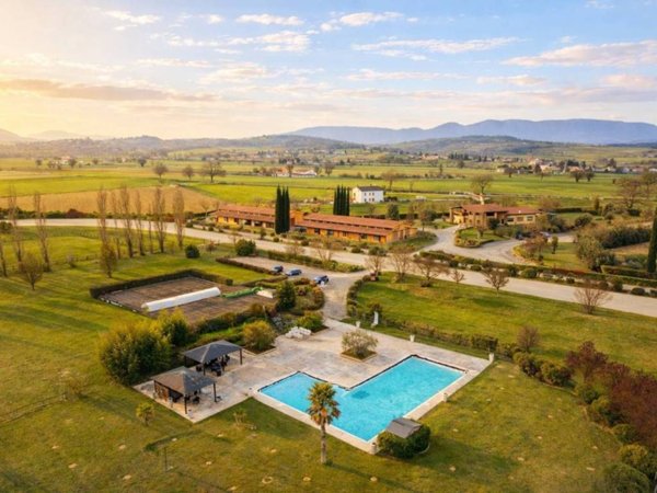 casa indipendente in vendita a Spoleto in zona San Giacomo