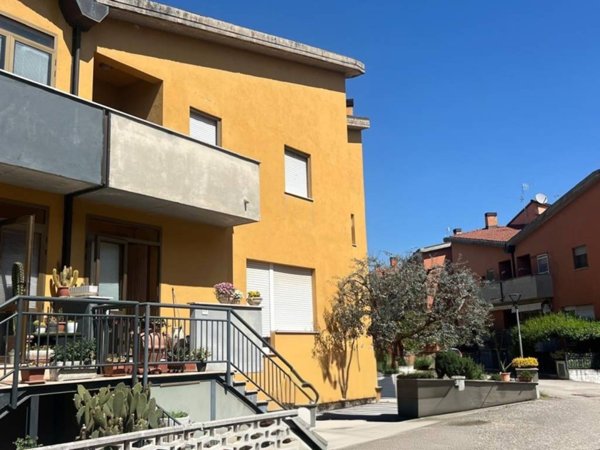 casa indipendente in vendita a Spoleto