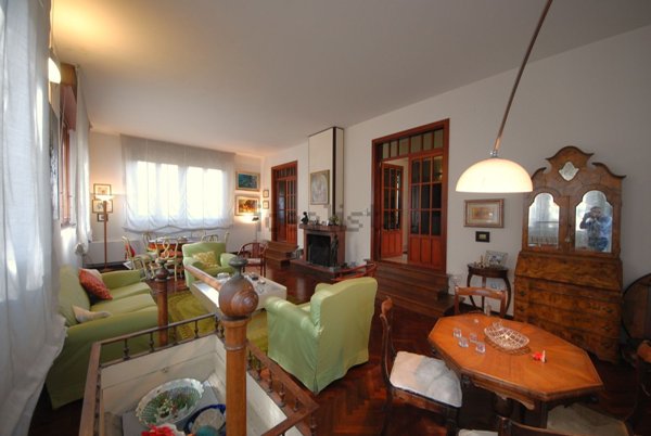 casa indipendente in vendita a Spoleto