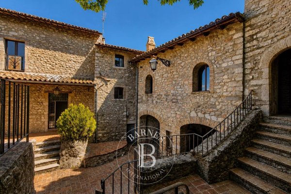 casale in vendita a Spoleto in zona Montebibico