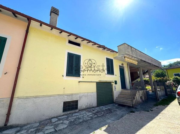 appartamento in vendita a Spoleto in zona Baiano