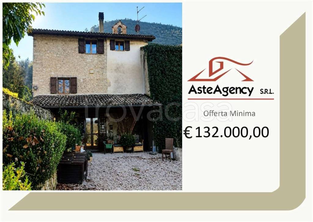 casa indipendente in vendita a Spoleto in zona Eggi