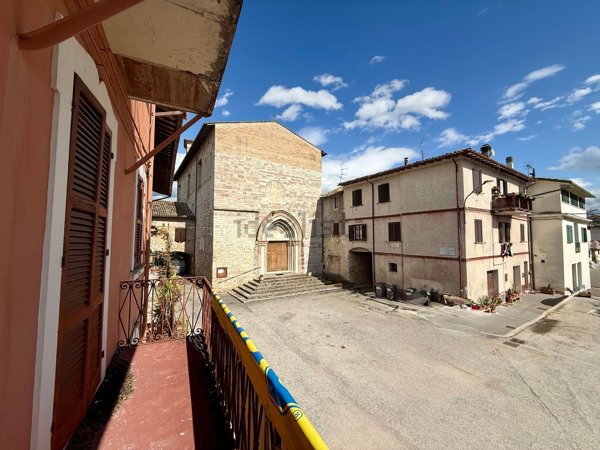 casa indipendente in vendita a Spoleto in zona Beroide