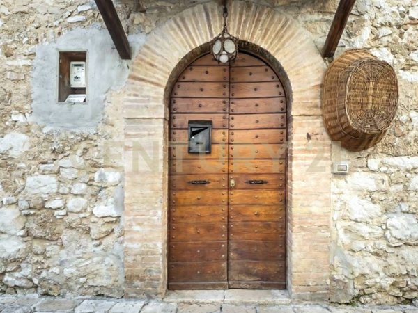 casa indipendente in vendita a Spoleto in zona Ancaiano