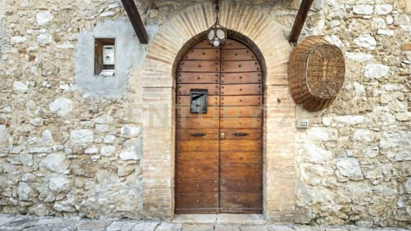 casa indipendente in vendita a Spoleto in zona Ancaiano