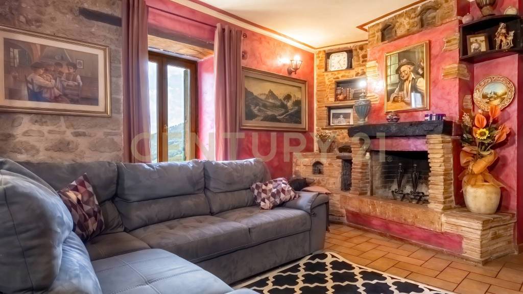 appartamento in vendita a Spoleto in zona Ancaiano