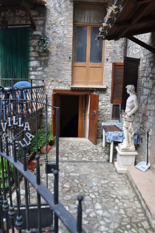 appartamento in vendita a Spoleto in zona Valle San Martino