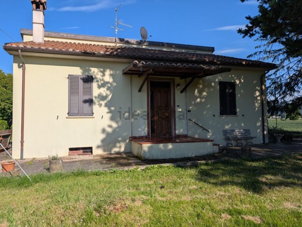 casa indipendente in vendita a Spoleto