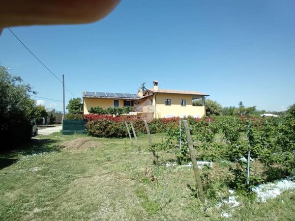 appartamento in vendita a Spoleto in zona San Giacomo