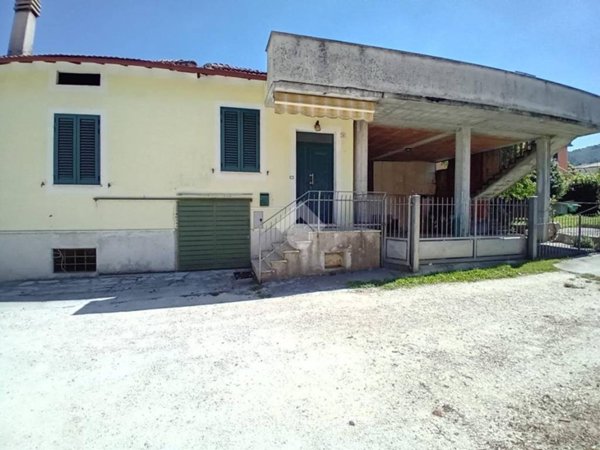 appartamento in vendita a Spoleto in zona Baiano