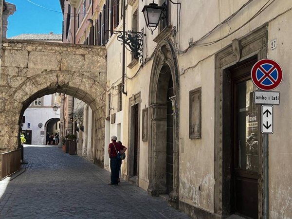 negozio in vendita a Spoleto