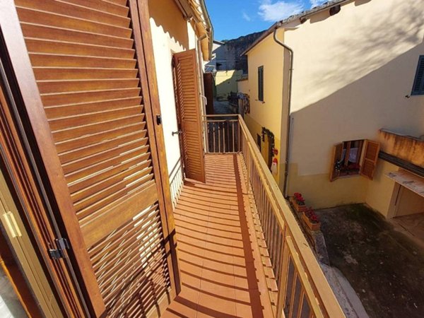 appartamento in vendita a Spoleto in zona Eggi
