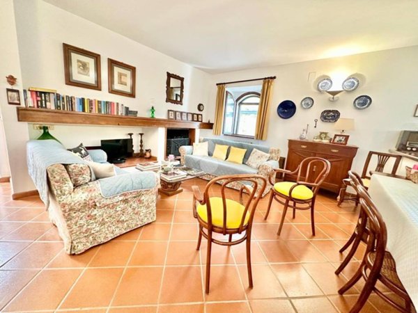 casa indipendente in vendita a Spoleto
