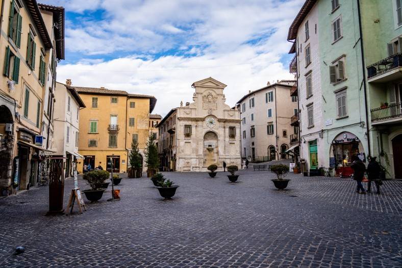 negozio in vendita a Spoleto