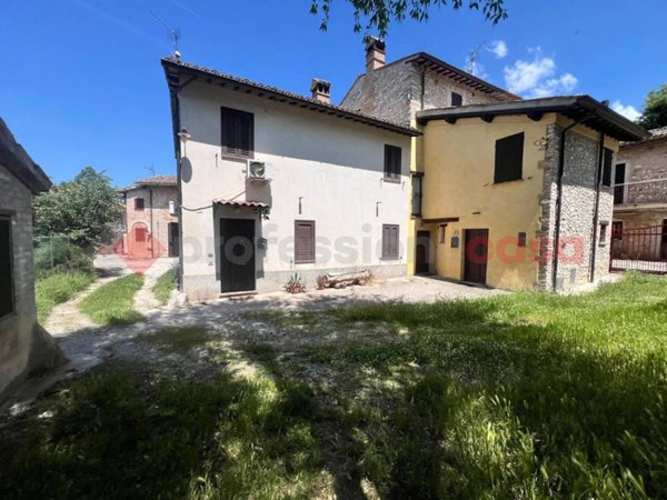 casa indipendente in vendita a Spoleto in zona San Giacomo