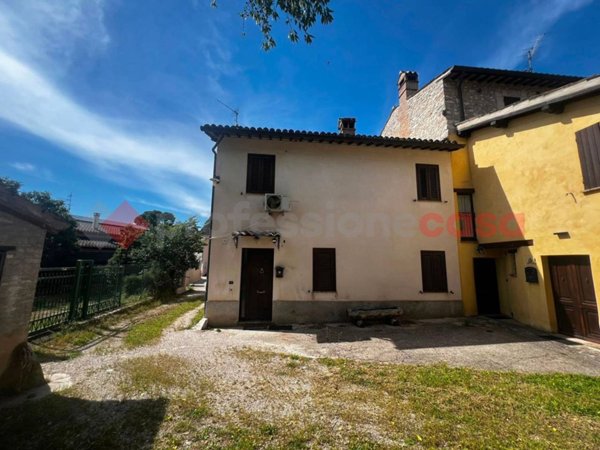 casa indipendente in vendita a Spoleto in zona San Giacomo