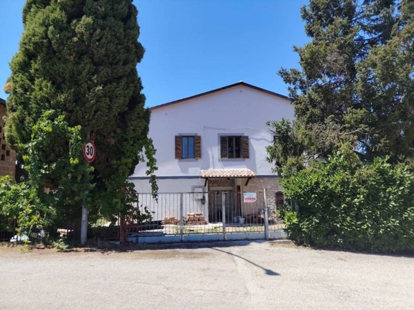 casa indipendente in vendita a Spoleto in zona San Brizio