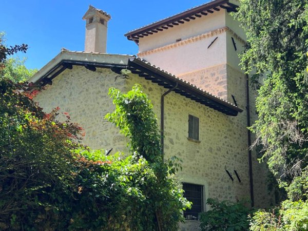 casa indipendente in vendita a Spoleto in zona Vallocchia