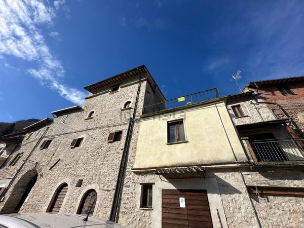 appartamento in vendita a Spoleto in zona Cese