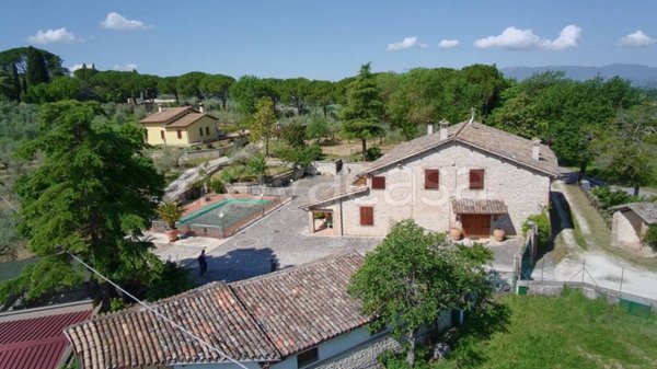 negozio in vendita a Spoleto