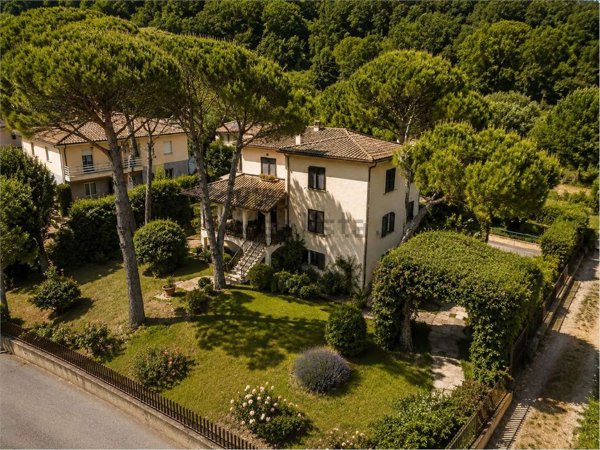 casa indipendente in vendita a Spoleto