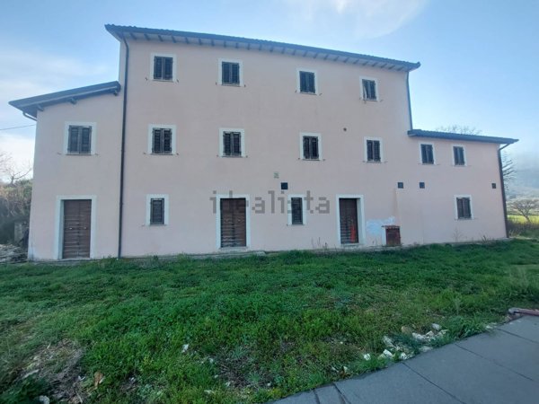 casale in vendita a Spoleto in zona Collerisana