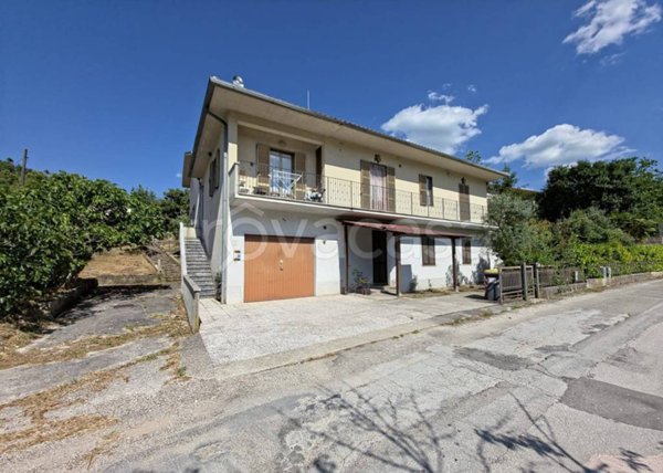 appartamento in vendita a Spoleto in zona Cerqueto