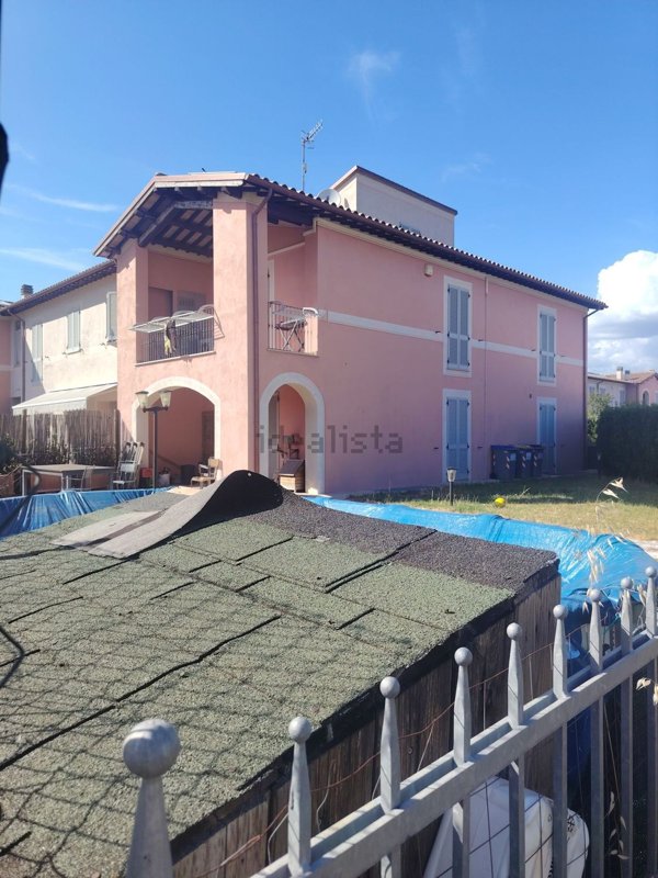 casa indipendente in vendita a Spoleto in zona Collicelli