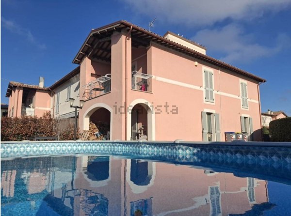 casa indipendente in vendita a Spoleto in zona Collicelli