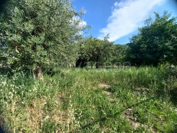 casa indipendente in vendita a Spoleto in zona Maiano