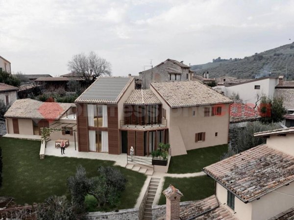 casa indipendente in vendita a Spoleto in zona Eggi