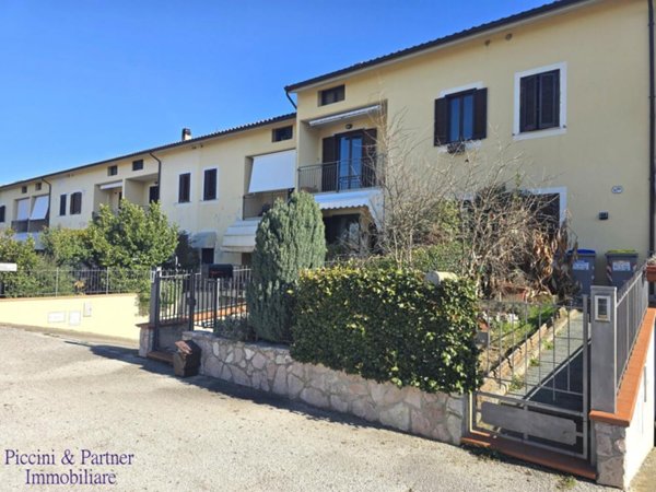 casa indipendente in vendita a Spoleto in zona Pontebari